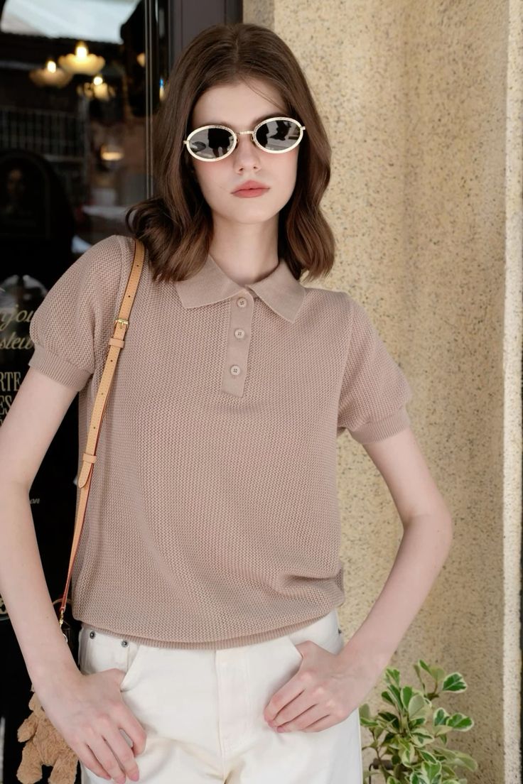 Exploring the Rise of Gender-Neutral Fashion in Women’s Wardrobes